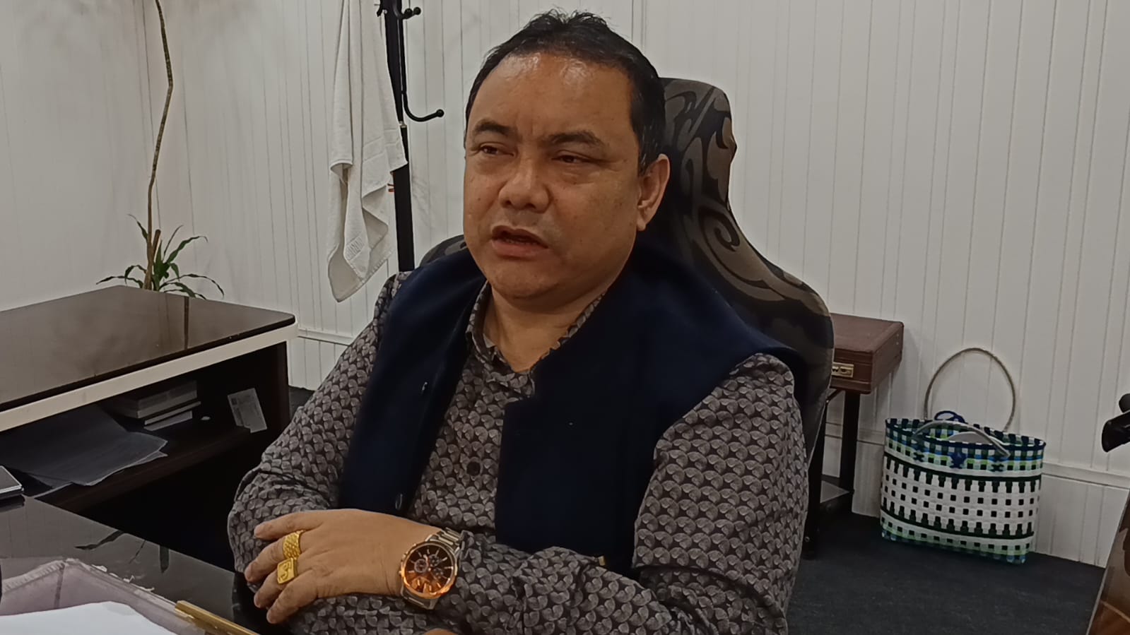 Lada dang hap ïalam da u paidbah ngim pat long tbit ban long Nongïalam                                                                          Ki paidbah ki jied ïa ki Nongmihkhmat ban ïasaid na ka bynta jong ki ym ban ïalam ne kyntur da u paidbah sha Secretariat