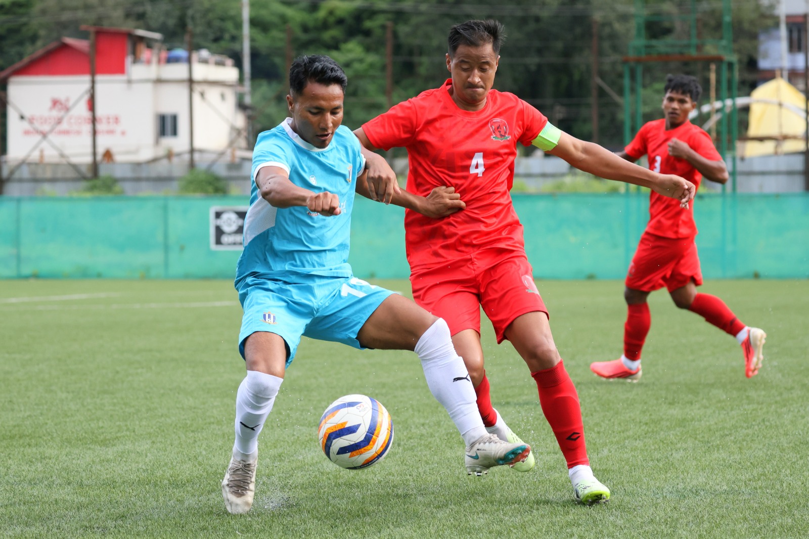 Da ki 2-1 kol pynliem noh ka Sawmer SC ia ka Rangdajied United FC ha ka Shillong Premier League