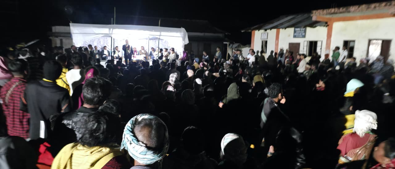 Khrui mih paidbah ki nongshong Shnong ka Tamu ban ai jingkyrshan ïa u Dr DRL Nonglait, iaroh u Ma Sniawbhalang Dhar